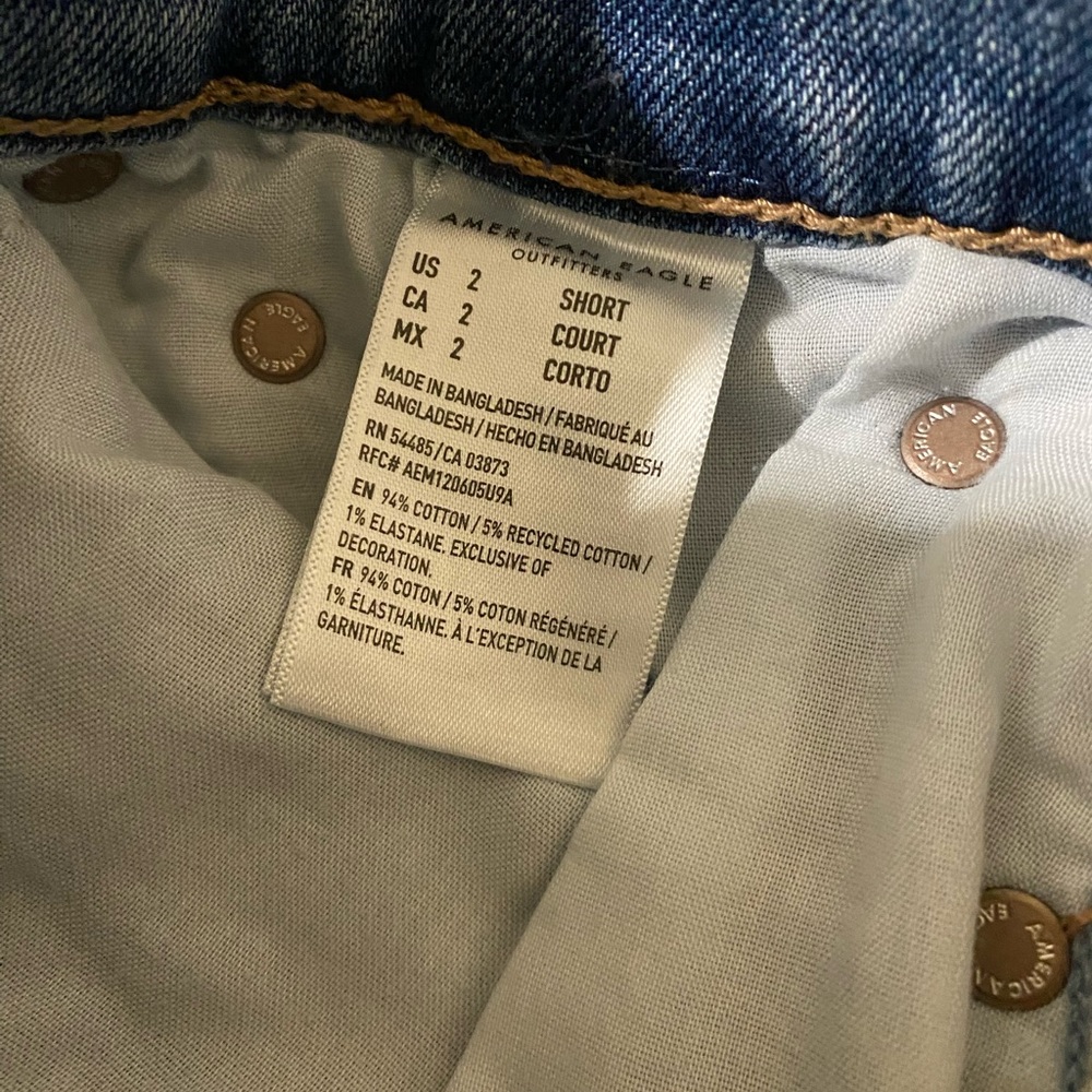 American Eagle 90’s Straight Medium Wash High Rise Relaxed Jeans Size 2 - Picture 14 of 14